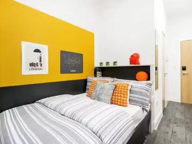Club Ensuite