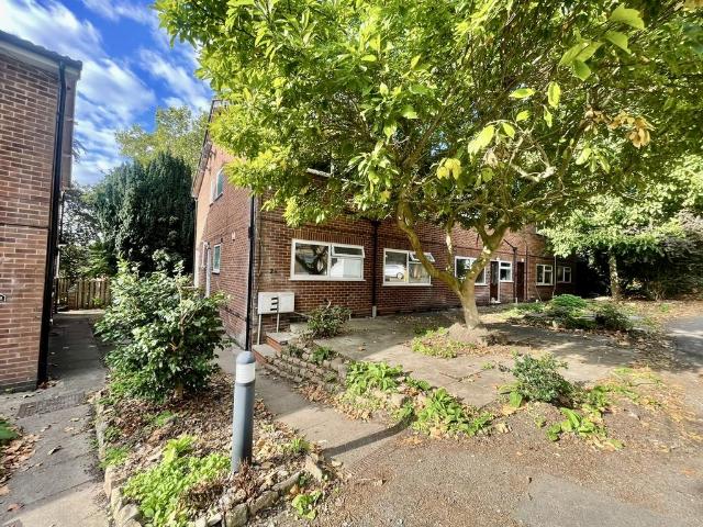 Clumber Crescent South Clumber Court. 2 bed maisonette to rent £975 pcm £225 pw