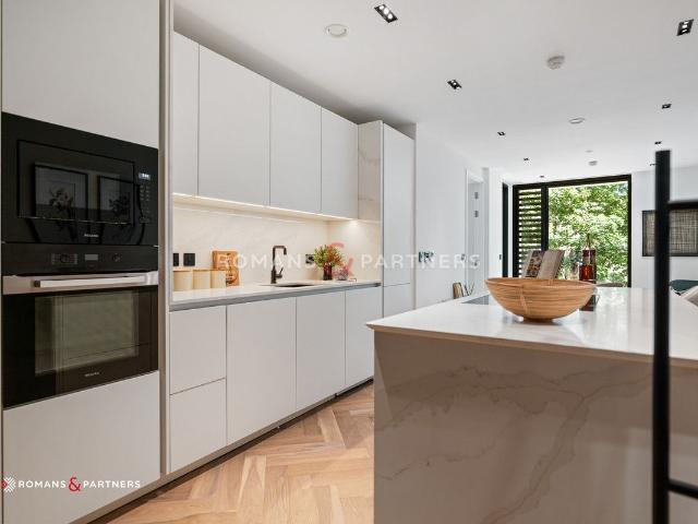 Cluny Mews, Earls Court SW5, 1 bed flat to rent, £3,450 pcm | PrimeLocation