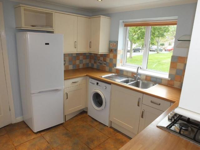 Cluny Street, Lewes BN7 2 bed semi detached bungalow to rent £1,500 pcm £346 pw
