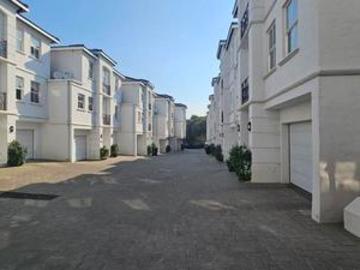 Cluster House in Bryanston
