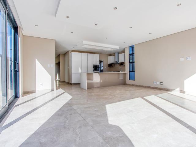 Cluster to rent in Houghton Estate