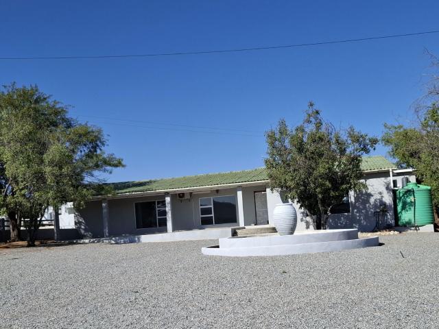 Cluster to rent in Springbok