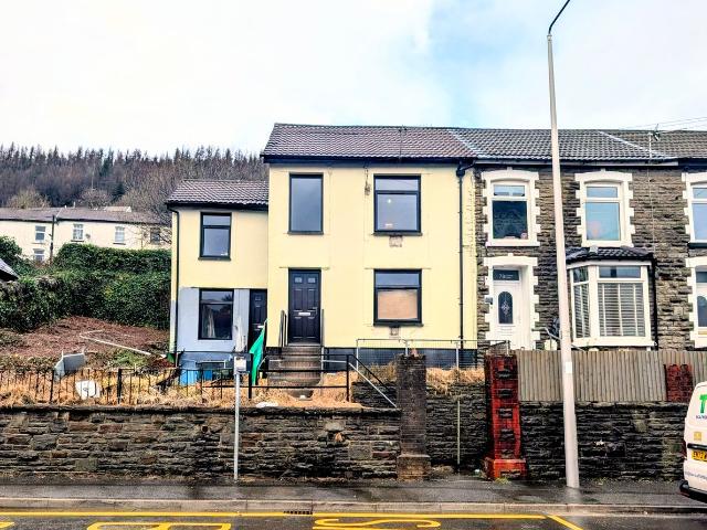 Clydach Road, Tonypandy CF40, 1 bed flat to rent, £775 pcm | PrimeLocation