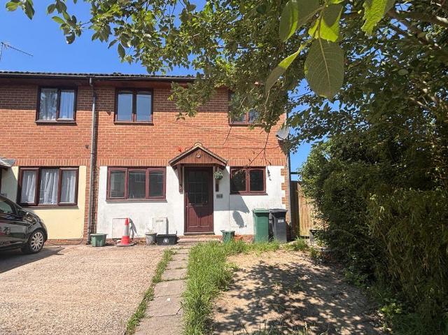 Clyde Close, Redhill RH1, 3 bed semi detached house to rent, £2,100 pcm | PrimeLocation