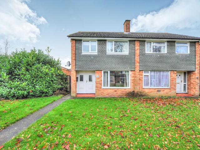 Clyde Place, Bletchley, Milton. 3 bed semi detached house to rent £1,450 pcm £335 pw