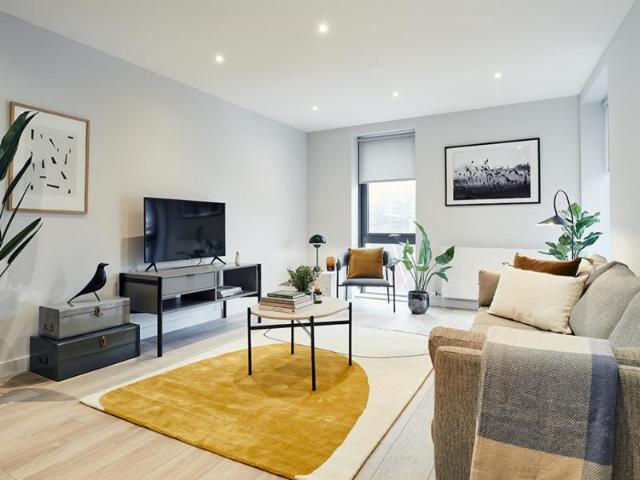 Clyde Place, Glasgow G5 3 bed apartment to rent £2,090 pcm £482 pw