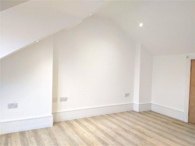 Clyde Road, Croydon, CR0 1 bed in a house share to rent £850 pcm £196 pw