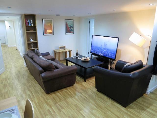 Clyde Road, West Didsbury M20, 2 bed flat to rent, £1,600 pcm | PrimeLocation