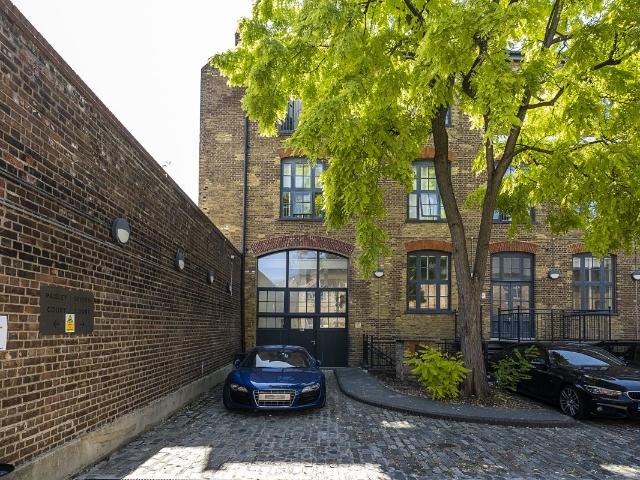 Clyde Square E14, 1 bed maisonette to rent, £2,400 pcm | PrimeLocation