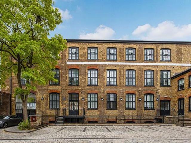 Clyde Square, Severn Court E14, 1 bed flat to rent, £2,350 pcm | PrimeLocation