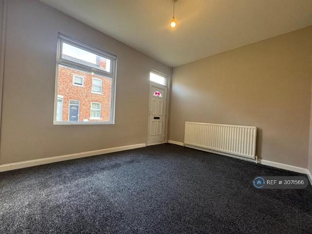 Clyde Street, Chopwell, Newcastle. 2 bed terraced house to rent £525 pcm £121 pw