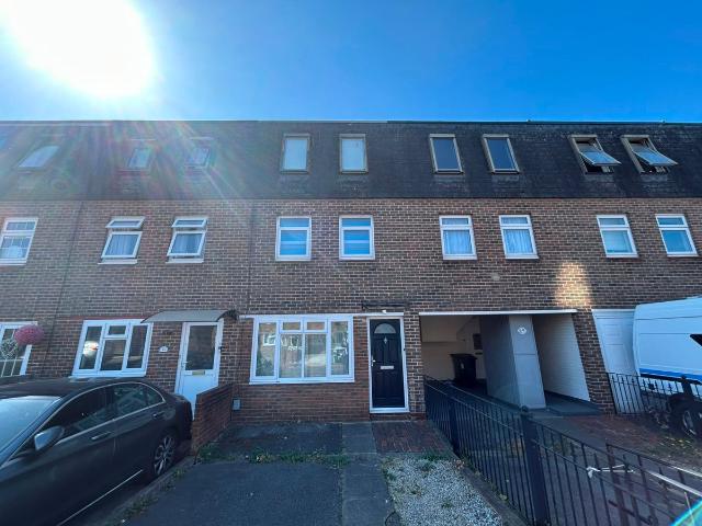 Clydebank Road, Portsmouth PO2, 4 bed property to rent, £1,600 pcm | PrimeLocation