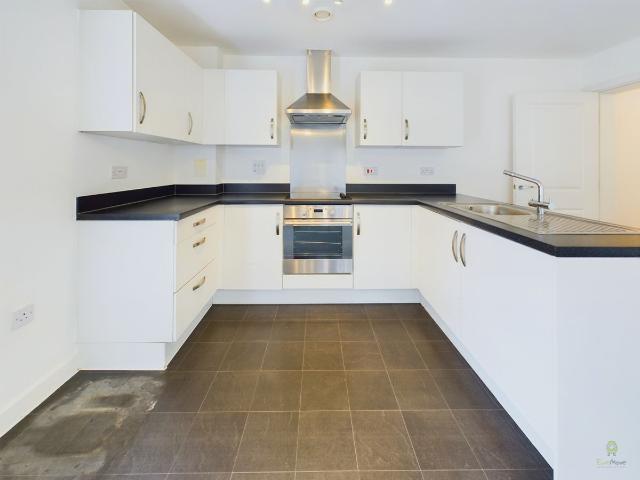 Clydesdale Way, Belvedere DA17, 2 bed flat to rent, £1,600 pcm | PrimeLocation