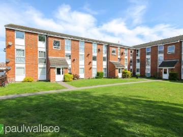 Clyfton Close, Wormley EN10, 2 bed flat to rent, £1,250 pcm | PrimeLocation