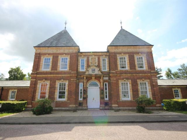 Clyst Heath, Exeter EX2, 2 bed flat to rent, £1,250 pcm | PrimeLocation