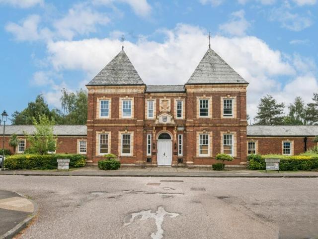 Clyst Heath, Exeter, EX2 3 bed maisonette to rent £1,550 pcm £358 pw