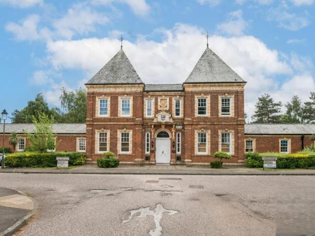 Clyst Heath, Exeter EX2, 3 bed maisonette to rent, £1,500 pcm | PrimeLocation