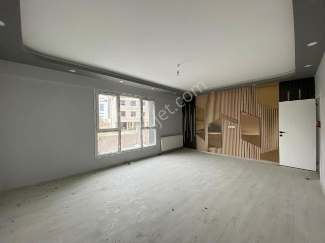 Cm Emlak İlhanlı Mah. İçi Full Yapılı Çift Banyo Sıfır 3+1 Daire