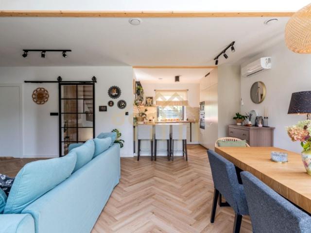 Cmentarna 142 m², Jodłowno