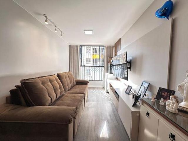 CNB 06 64m² 2 Quartos Reformado Marcenaria completa Ótima localização