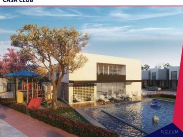 CSA EN VENTA EN PRIVADA CON ALBERCA EN VALLE ALTO