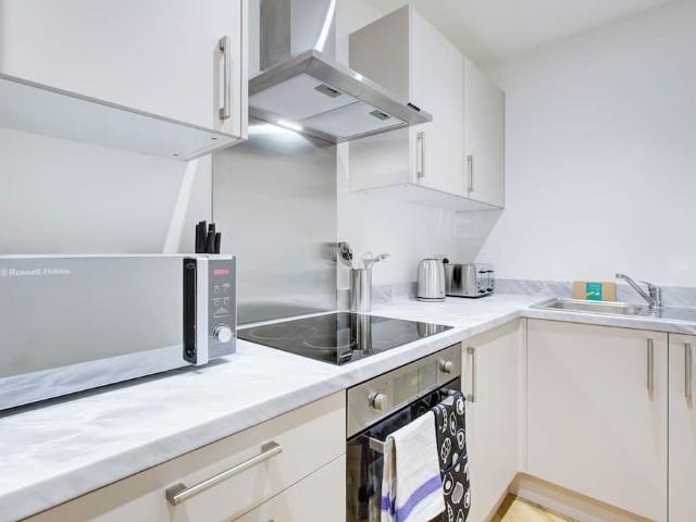 CR4 3YA, England, United Kingdom | 2 bed apartment for rent #147237795 | Rentberry