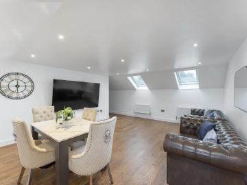 CR8, 2 bed flat to rent, £2,500 pcm | PrimeLocation