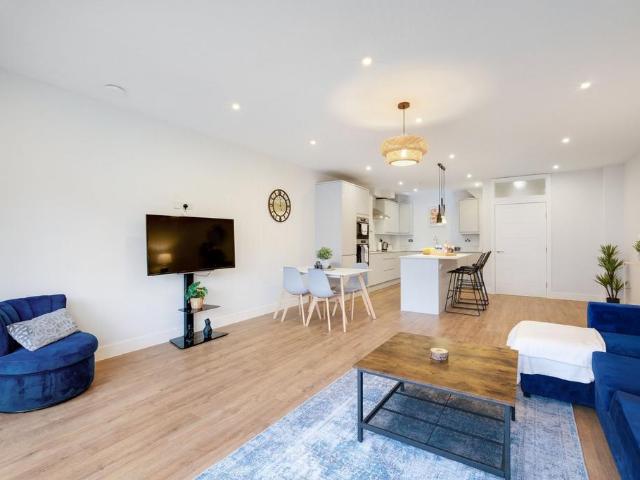 CR8 Purley Rise 36 5 bed terraced house to rent £7,838 pcm £1,809 pw