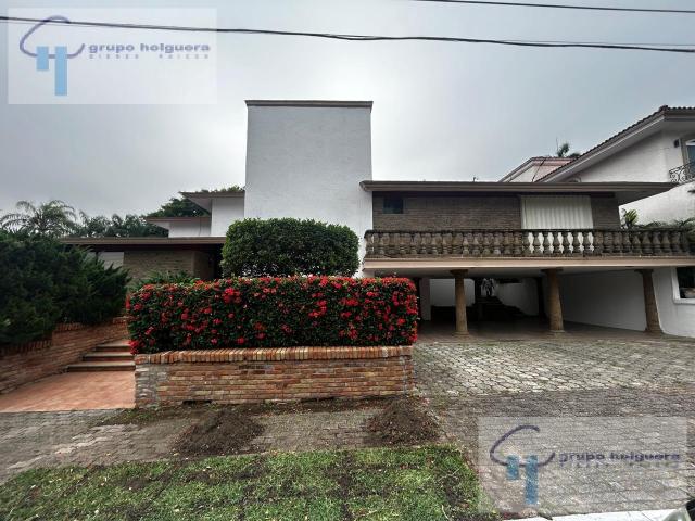 CR 329 EXCELENTE CASA EN RENTA Ubicada en CALLE LAGUNA DE LA PUERTA #72 COL. COUNTRY CLUB TAMPICO, TAM