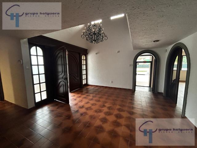 CR 329 EXCELENTE CASA EN RENTA Ubicada en CALLE LAGUNA DE LA PUERTA #72 COL. COUNTRY CLUB TAMPICO, TAM