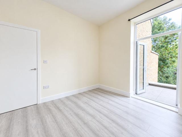 Crouch Hill, Crouch End N8, 2 bed flat to rent, £2,600 pcm | PrimeLocation