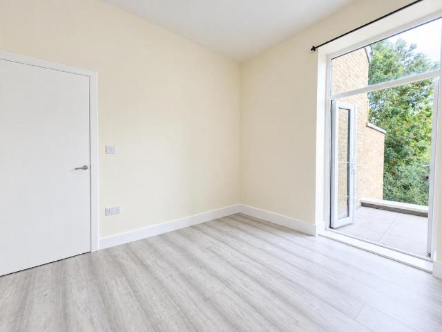 Crouch Hill, Crouch End 2 bed flat to rent £2,600 pcm £600 pw