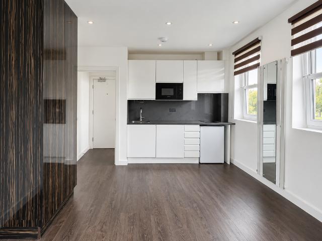 Crouch St, Colchester CO3, Studio to rent, £950 pcm | PrimeLocation