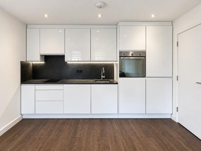 Crouch Street, Colchester CO3, 1 bed flat to rent, £1,050 pcm | PrimeLocation