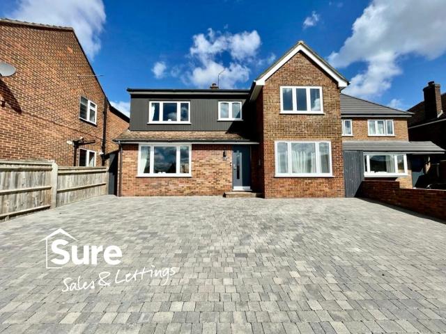 Crouchfield, Hemel Hempstead, Hertfordshire HP1, 5 bed detached house to rent, £3,750 pcm | PrimeLocation