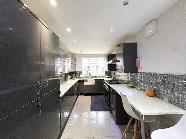 Crow Lane, Romford RM7, 4 bed property to rent, £3,400 pcm | PrimeLocation