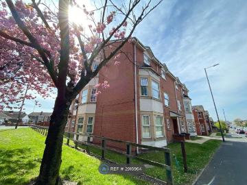 Crow Lane West, Newton Le Willows WA12, 2 bed flat to rent, £825 pcm | PrimeLocation