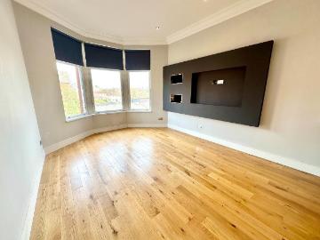 Crow Road, Broomhill, Glasgow, G11 2 bed flat to rent £1,290 pcm £298 pw