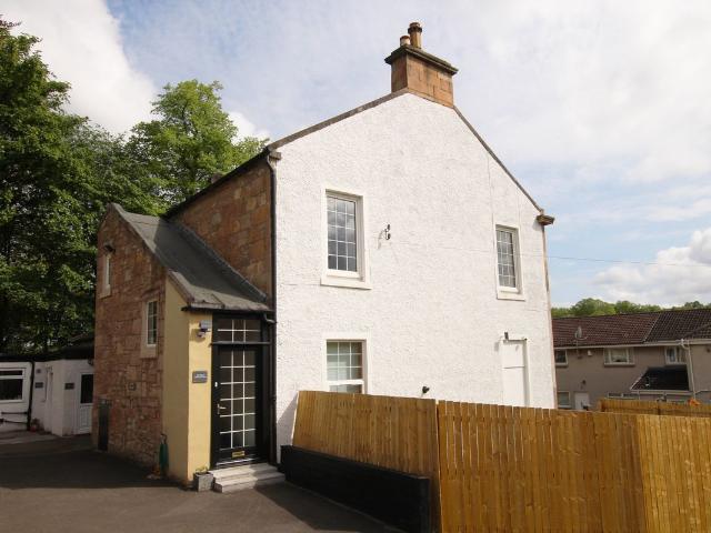 Crow Road, Broomhill, Glasgow G11, 3 bed flat to rent, £1,400 pcm | PrimeLocation