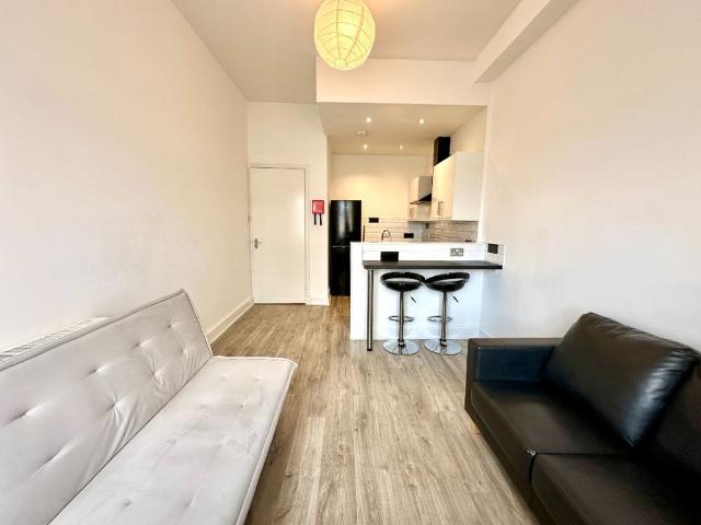 Crow Road, Glasgow, G11 7SH