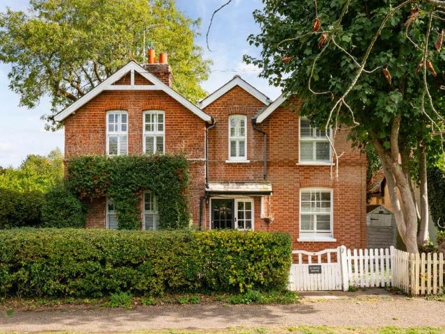 Crow Street, Henham, CM22 4 bed detached house to rent £2,500 pcm £577 pw