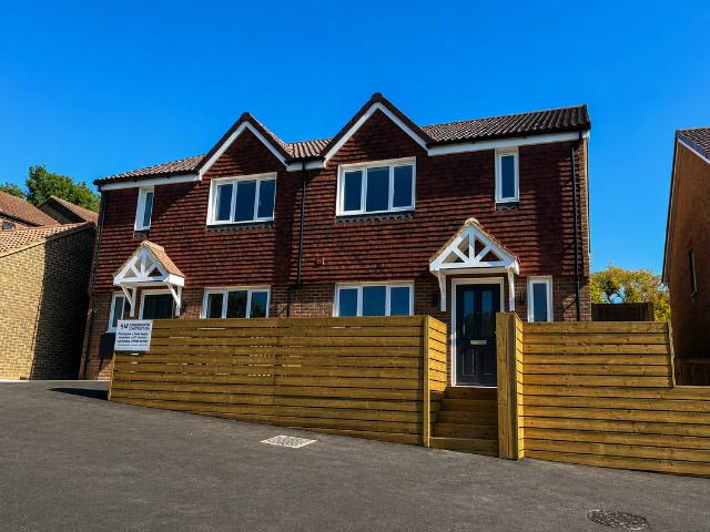 Hilders Farm Close, Crowborough TN6, 3 bed property to rent, £1,900 pcm | PrimeLocation