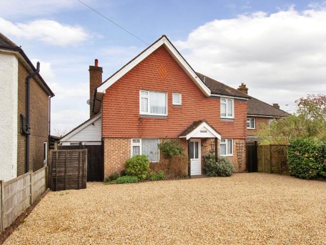 Crowborough, East Sussex TN6, 4 bed detached house to rent, £2,650 pcm | PrimeLocation