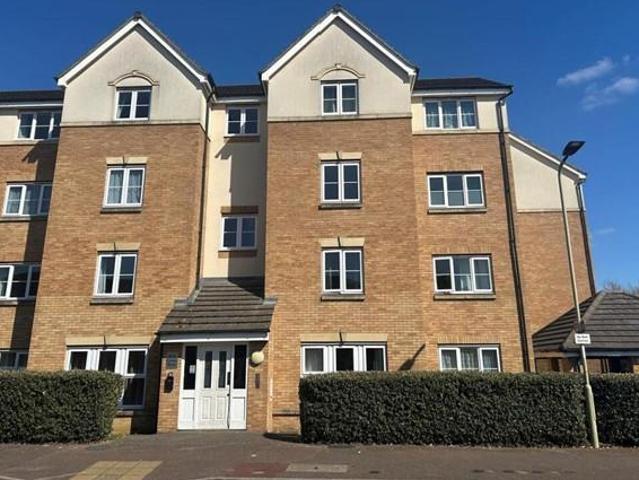 Crowe Road, Bedford 2 bed apartment to rent £1,150 pcm £265 pw