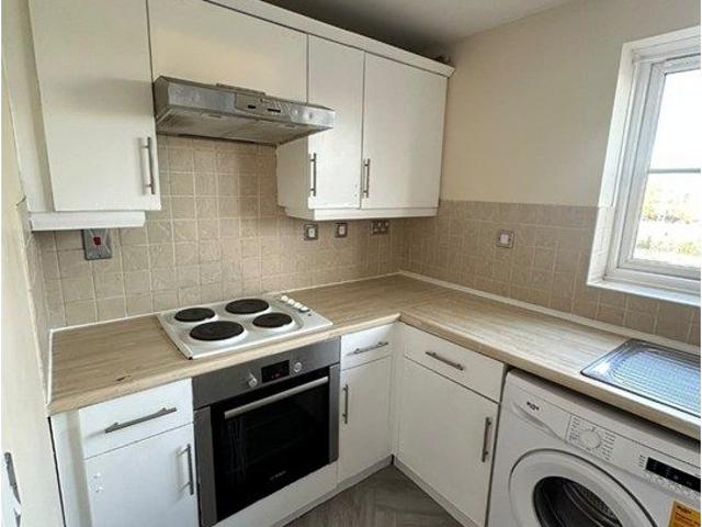 Crowe Road, Bedford MK40, 2 bed flat to rent, £1,175 pcm | PrimeLocation