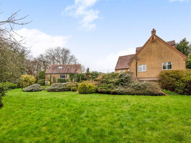 Crowell Hill, Chinnor, Oxfordshire OX39, 4 bed detached house to rent, £3,250 pcm | PrimeLocation