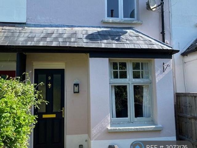 Crown Terrace, Bishop's Stortford, CM23 3 bed terraced house to rent £1,750 pcm £404 pw