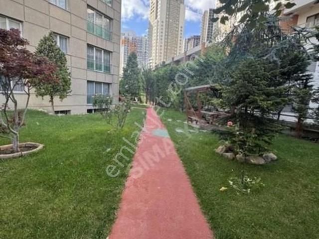 Crown Tower Da Metrobüse 10 Dk Yürüme Mesafesinde Eşyalı Daire