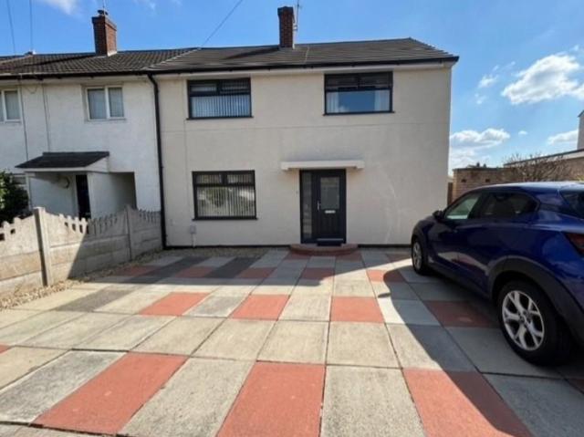 Crown Avenue, Widnes, WA8 4 bed semi detached house to rent £1,095 pcm £253 pw